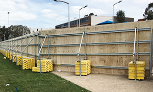 construction site hoarding installation